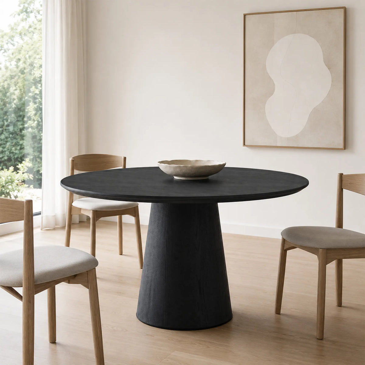 LIVARA Round Solid Wood Dining Table Natural Wood Grain Minimalist Design for Dining Room Apartment Lounge Space - Black