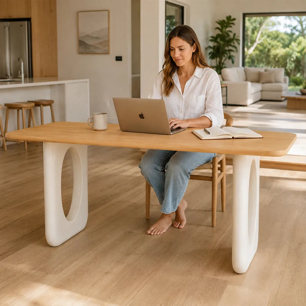LIVARA 140/160cm Solid Rubberwood Dining Table, Modern Rectangular Kitchen Table with Rounded Edges and Oval Openwork Panel Legs - Natural