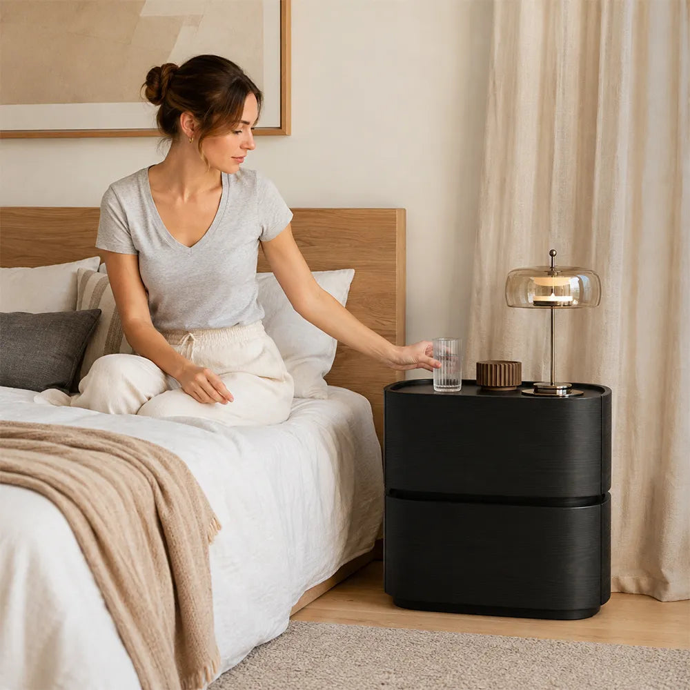 LIVARA Modern Curved Bedside Table with Natural Wood Veneer, Double Drawer Storage, Rounded Edges, Velvet Lined Drawers, 40cm - Natural Black Oak