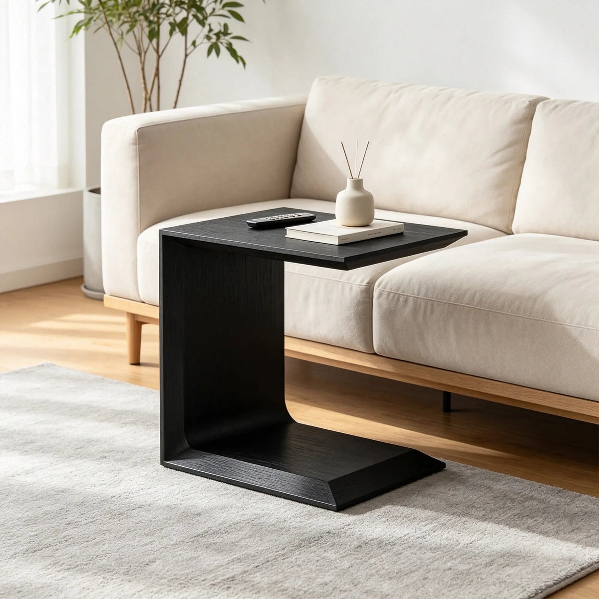LIVARA C Shaped Solid Wood Side Table North American Ash Wood Offset Base Rounded Edge for Sofa Bedside Reading Corner - Black