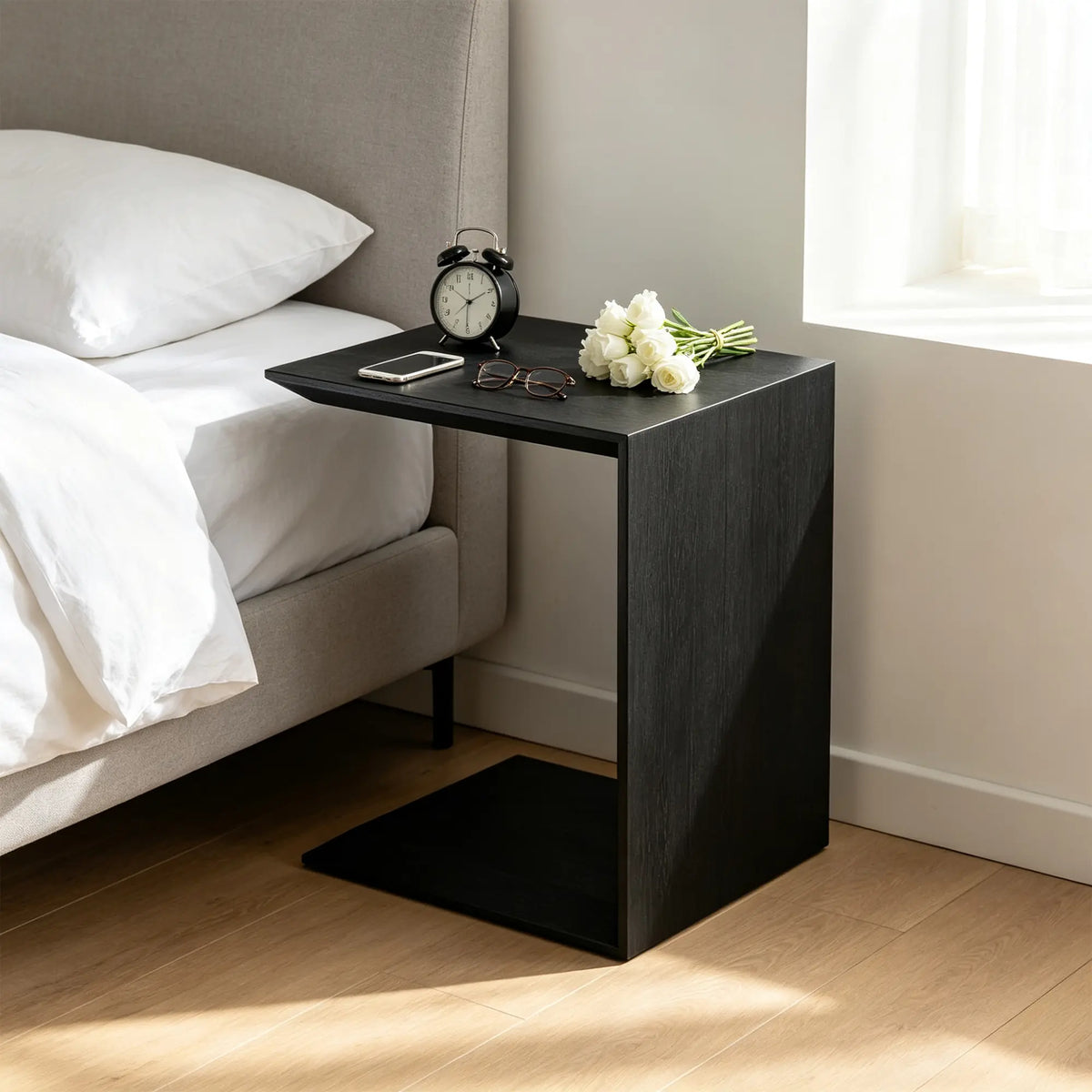 LIVARA C Shaped Solid Wood Side Table North American Ash Wood Offset Base Rounded Edge for Sofa Bedside Reading Corner - Black