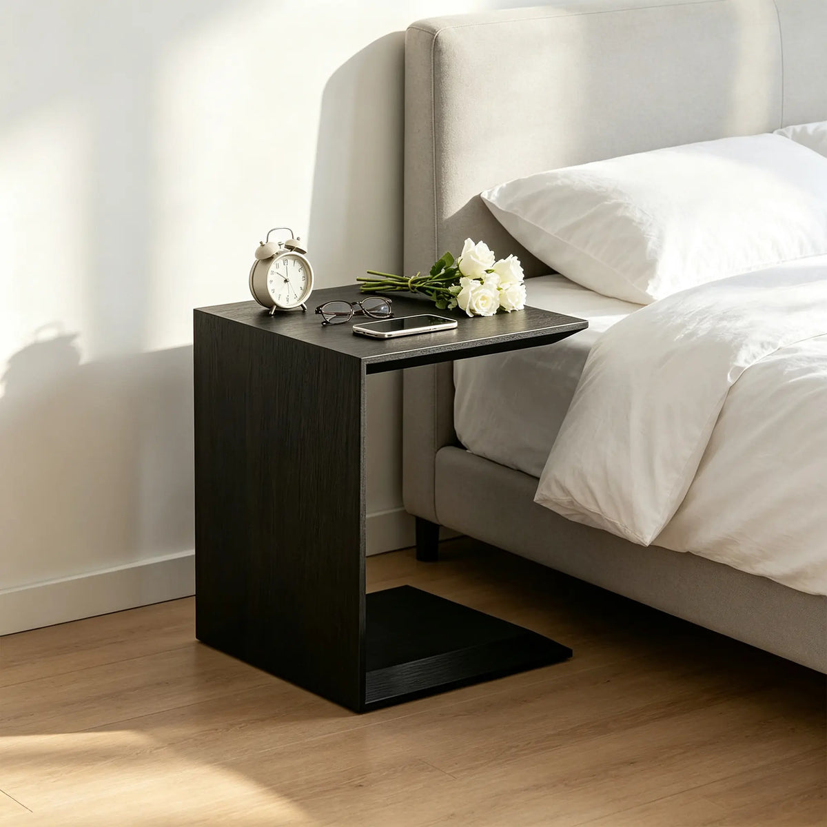 LIVARA C Shaped Solid Wood Side Table North American Ash Wood Offset Base Rounded Edge for Sofa Bedside Reading Corner - Brown