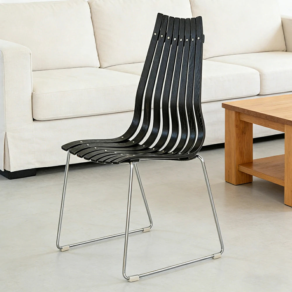 LIVARA Vintage Dining Chair - Curved Wooden Slat Seat with Metal Frame, Ergonomic Backrest, Stackable Design, Seat Height 44cm - Black