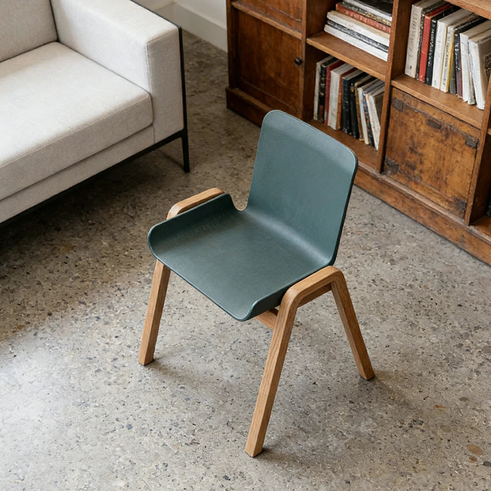 LIVARA Modern Meeting Chair - Ergonomic PP Plastic Seat with Solid Bentwood Legs, Lightweight Minimalist Design for Office & Dining Use - Green