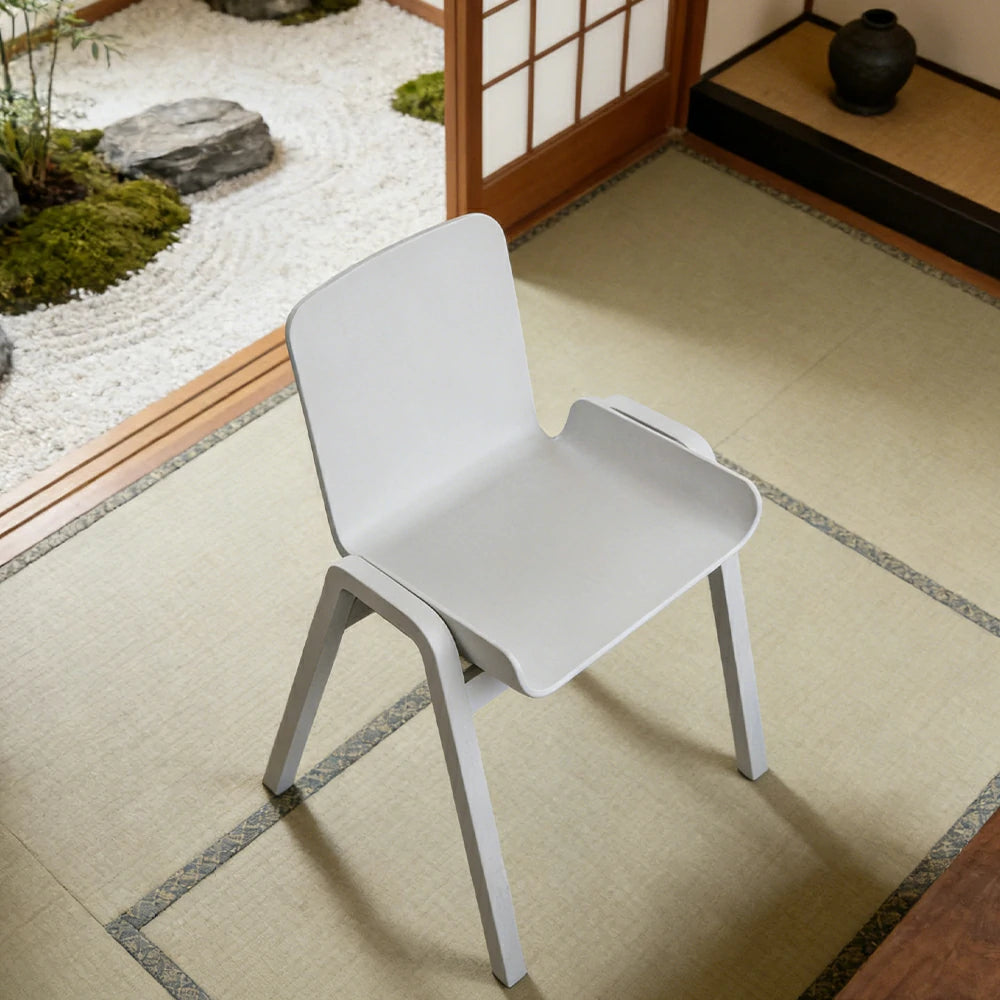 LIVARA Modern Meeting Chair - Ergonomic PP Plastic Seat with Solid Bentwood Legs, Lightweight Minimalist Design for Office & Dining Use - White