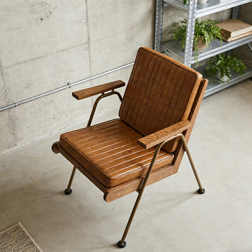 LIVARA Vintage Industrial Accent Armchair - PU Leather Upholstery with Padded Seat, Solid Wood Armrests, Sturdy Metal Frame for Living & Lounge Spaces - Brown