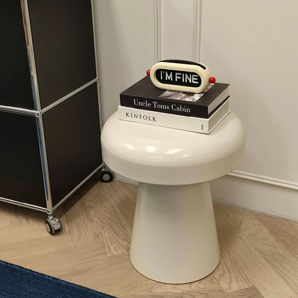 LIVARA Modern Side Table - Compact Metal Design, Smooth Gloss Finish, Stable Base for Living Room & Home Office, 46cm Height - White