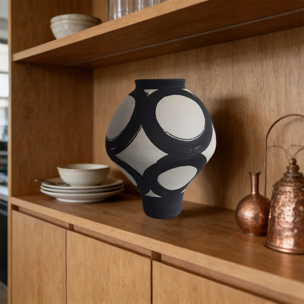 LIVARA Ceramic Vase Ornament Stable Glaze Structure Designed for Long-Term Display Matte Ceramic