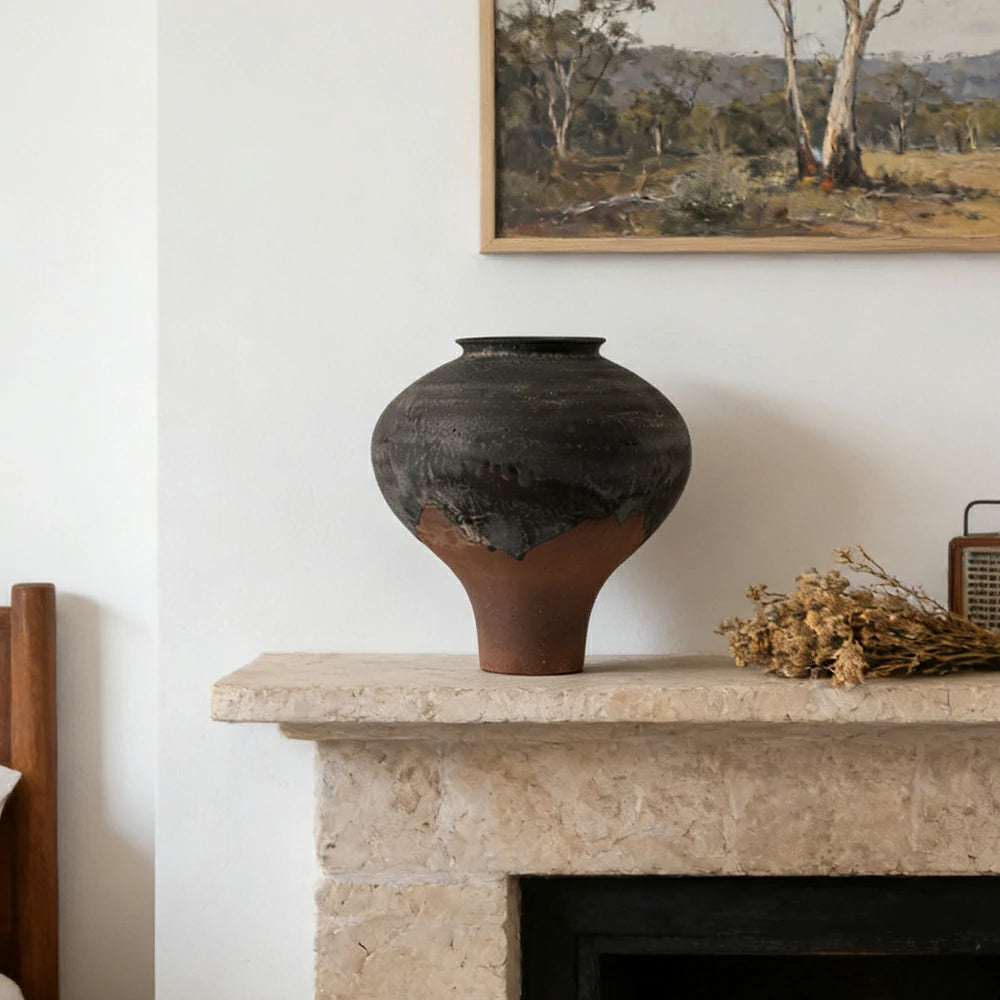 LIVARA Ceramic Vase Ornament Japanese Vintage Black Artistic Home Decor Matte Ceramic Handcrafted Stone-Texture Finish