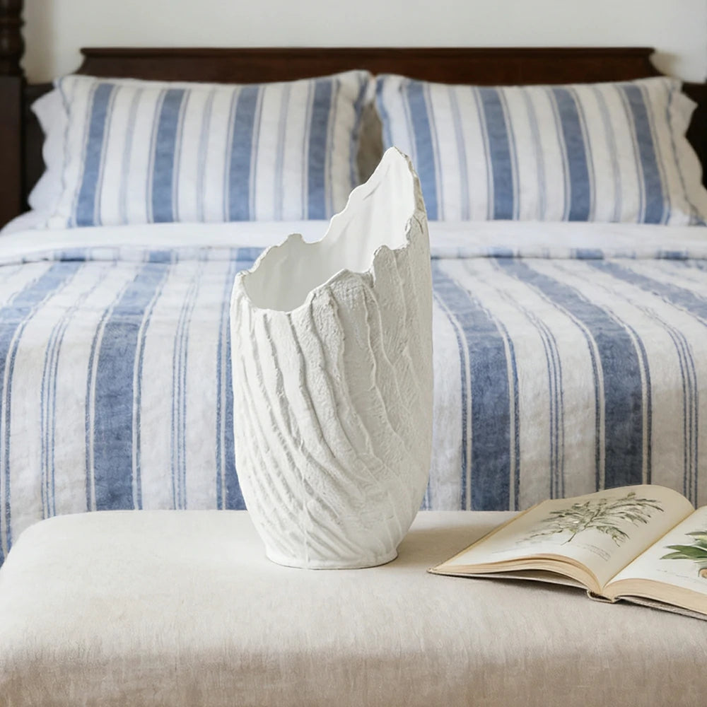 LIVARA Ceramic Vase Ornament Modern Minimalist Artistic Home Decor Matte Ceramic Handcrafted Stone-Texture Finish