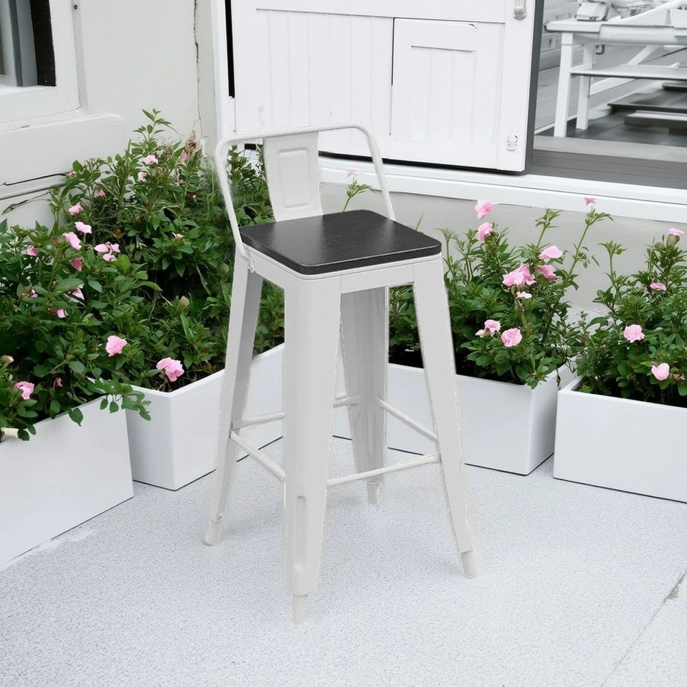 SOLARA Outdoor Chair Ergonomic Curved Backrest, Iron and Solid Wood Frame, Comfortable and Durable Design - White