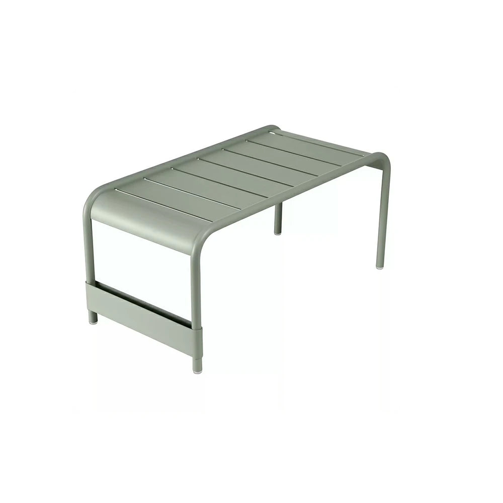 SOLARA Outdoor Bench Rust-Resistant Metal Frame Slatted Quick-Dry Seat Modern Rounded Design for Patio or Poolside