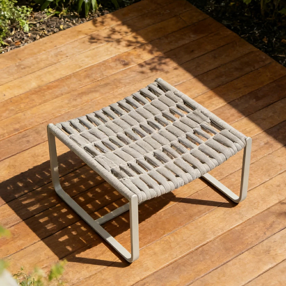 SOLARA Mesh Tube Lounge Chair - Powder-Coated Aluminium Frame Relax Chair with Footrest - Light Grey