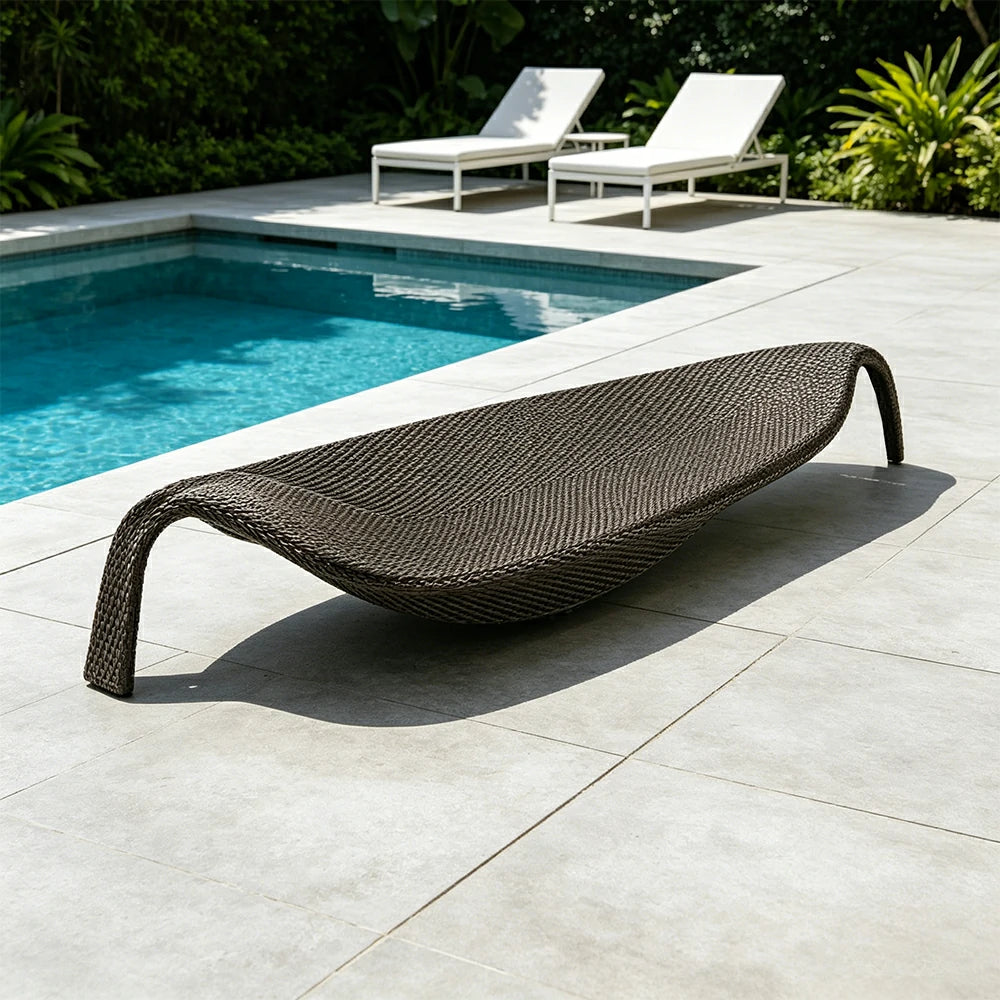 SOLARA Outdoor Rattan Sun Lounger - Leaf Shape, PE Wicker with Iron Frame for Poolside Patio - Brown