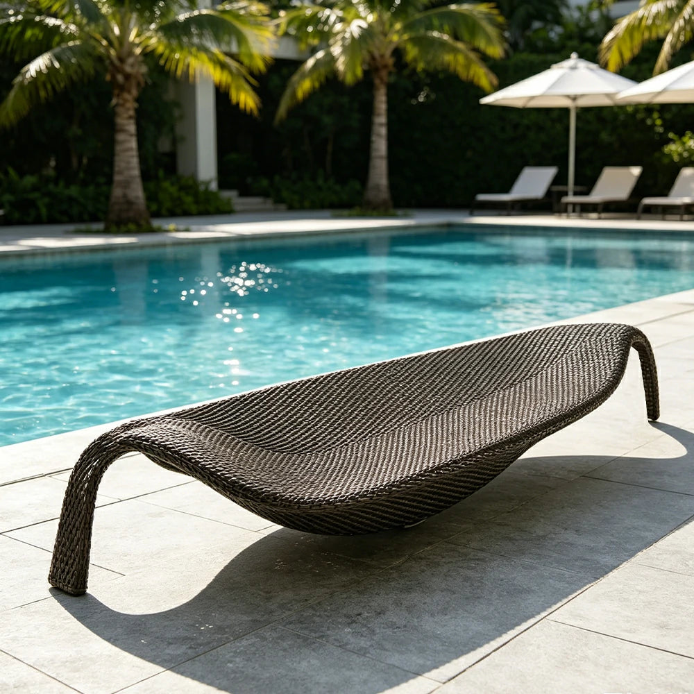 SOLARA Outdoor Rattan Sun Lounger - Leaf Shape, PE Wicker with Iron Frame for Poolside Patio - Brown