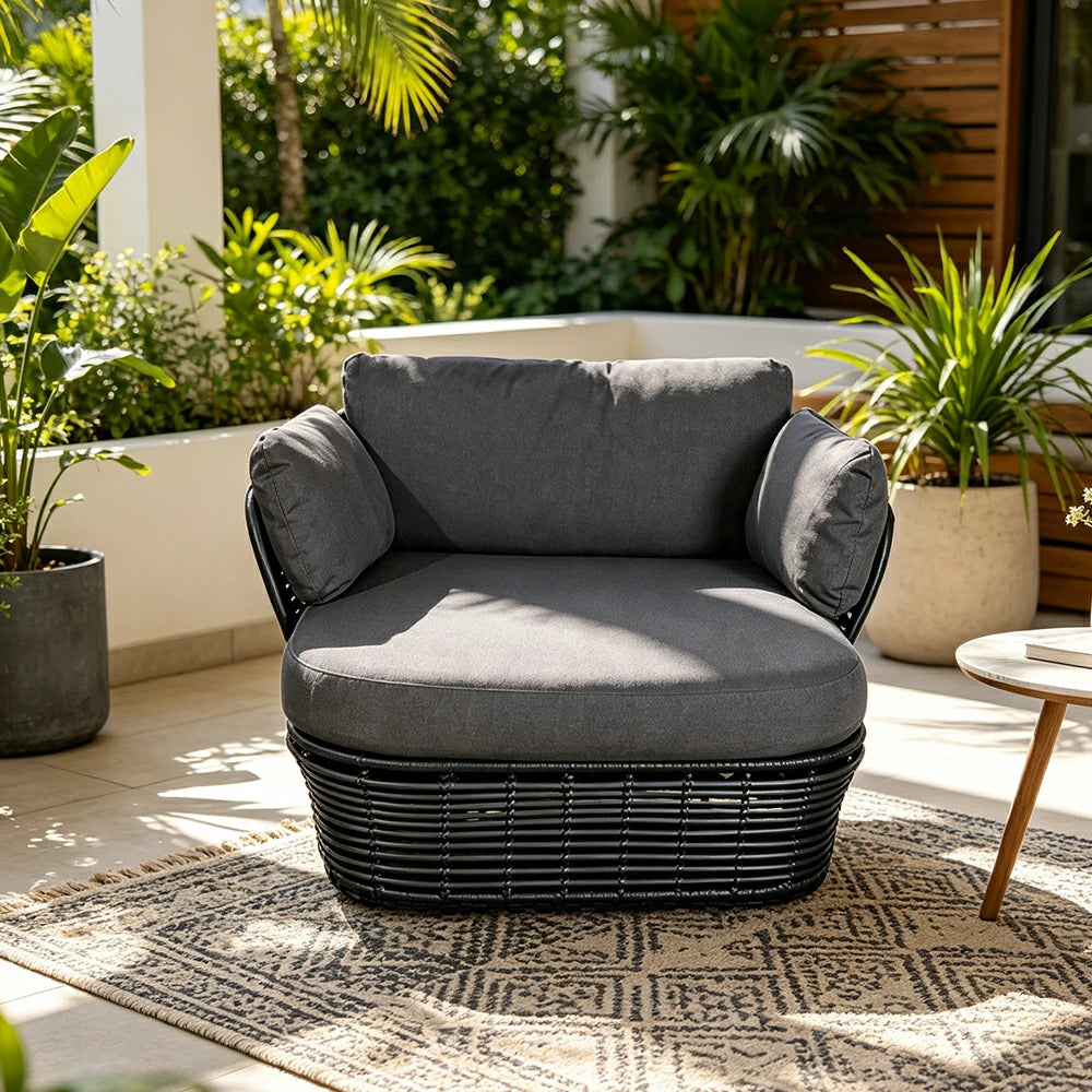 SOLARA Outdoor Rattan Single Sofa - PE Wicker, Water-Resistant Fabric, High-Density Foam - Black